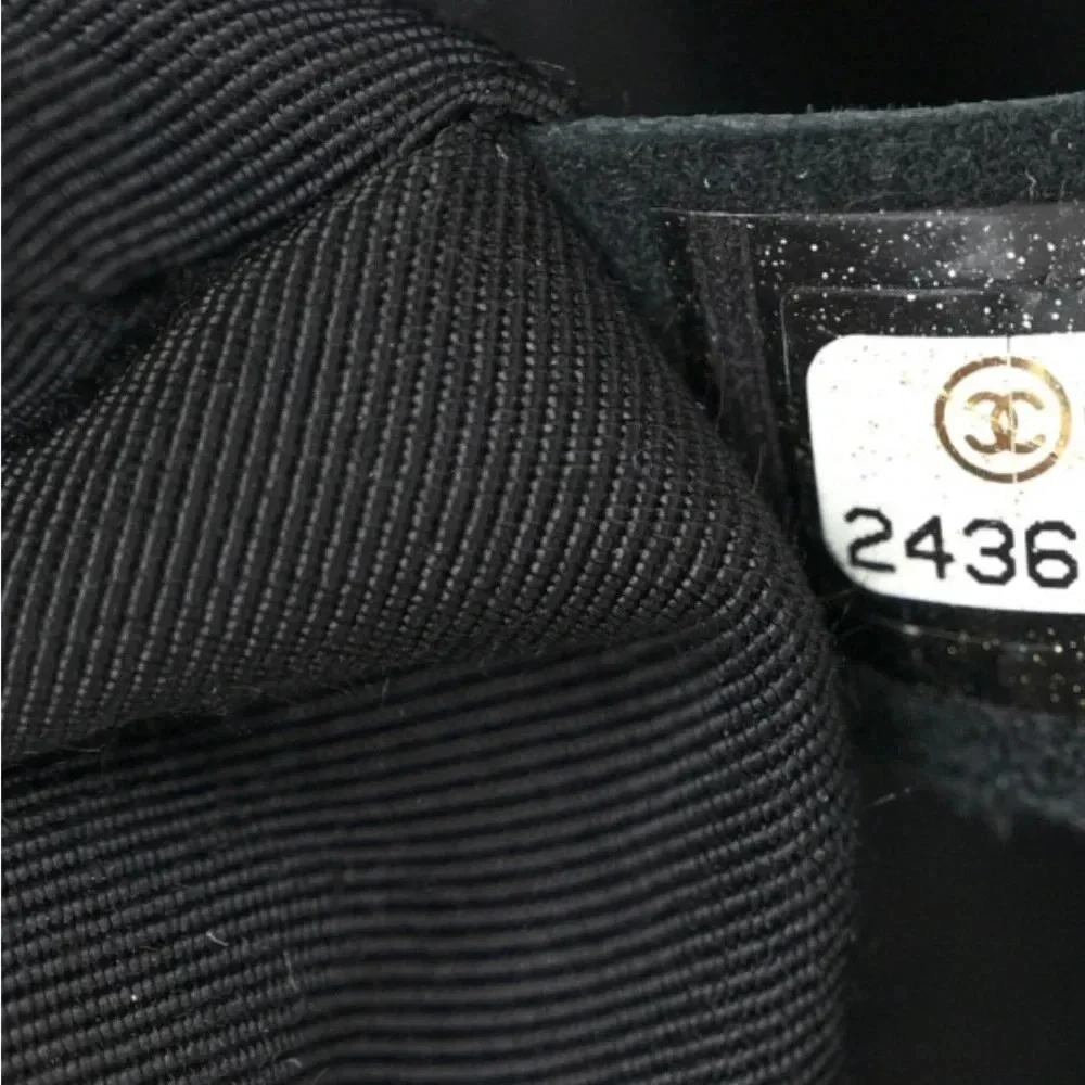CHANEL QUILTED XXL TRAVEL FLACK  BLACK